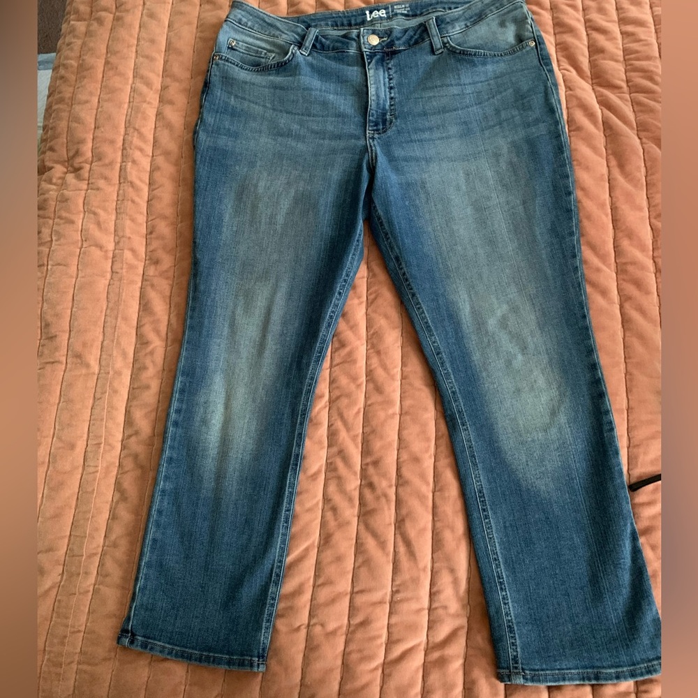 Lee regular fit ,straight leg , midrise